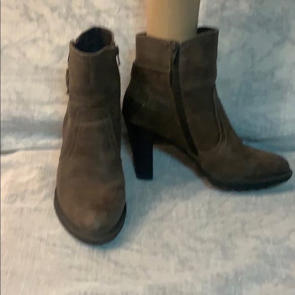 🎁Vegan Leather above ankle booties White Mountain - Picture 4 of 6